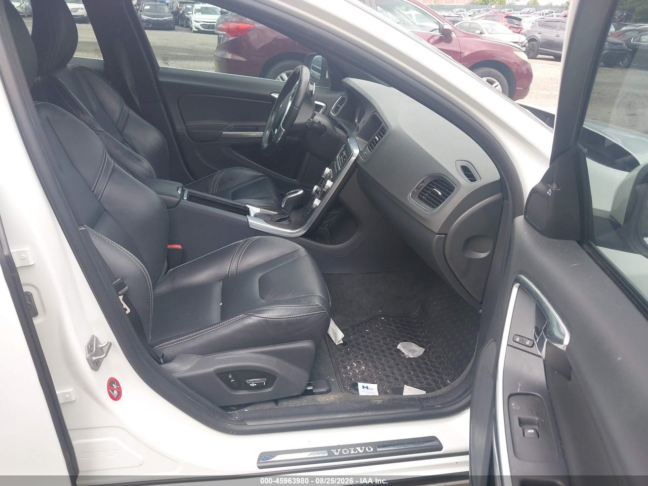 2015 VOLVO V60 T5 PREMIER · 5/11