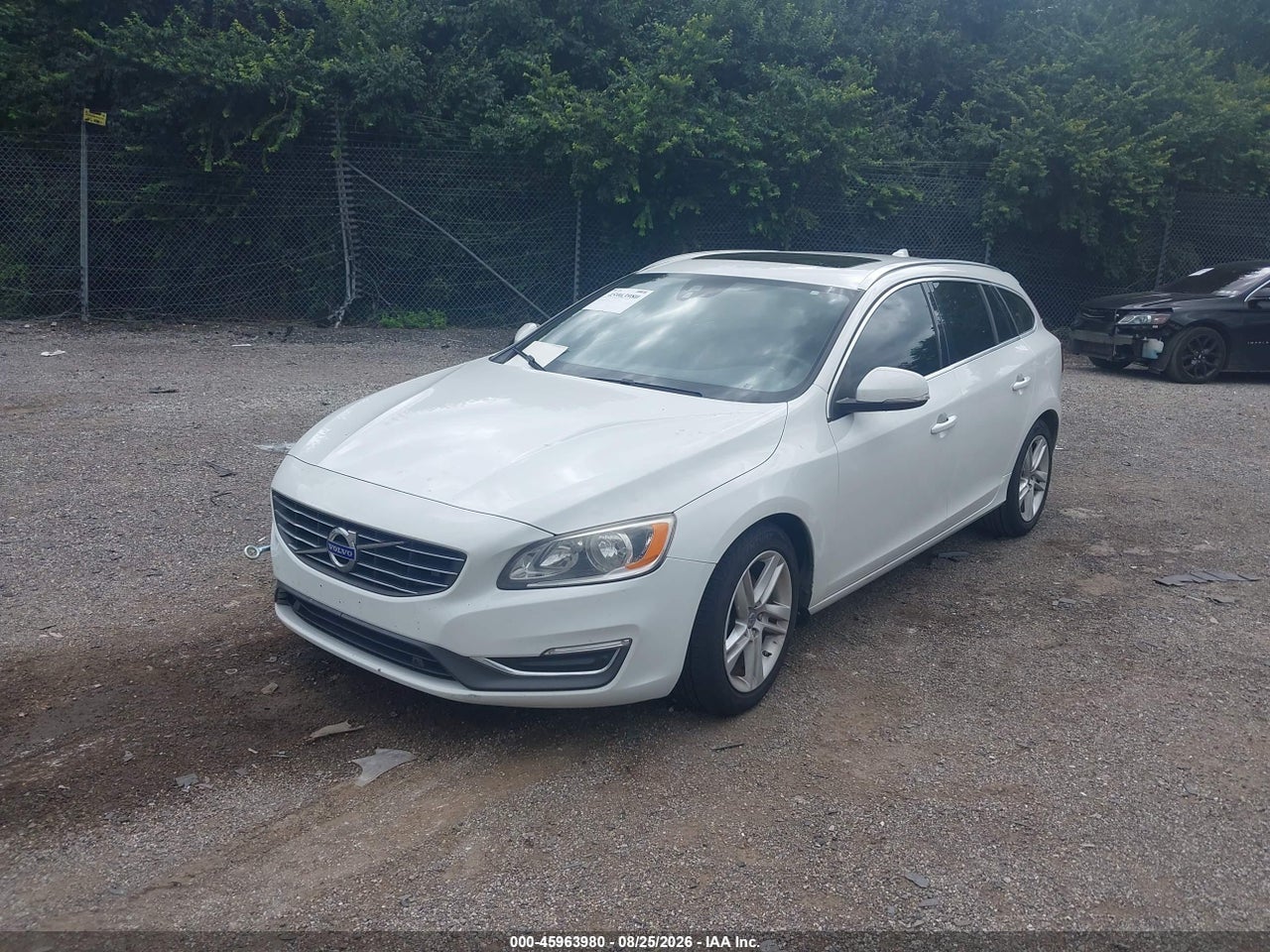 2015 VOLVO V60 T5 PREMIER · 2/11