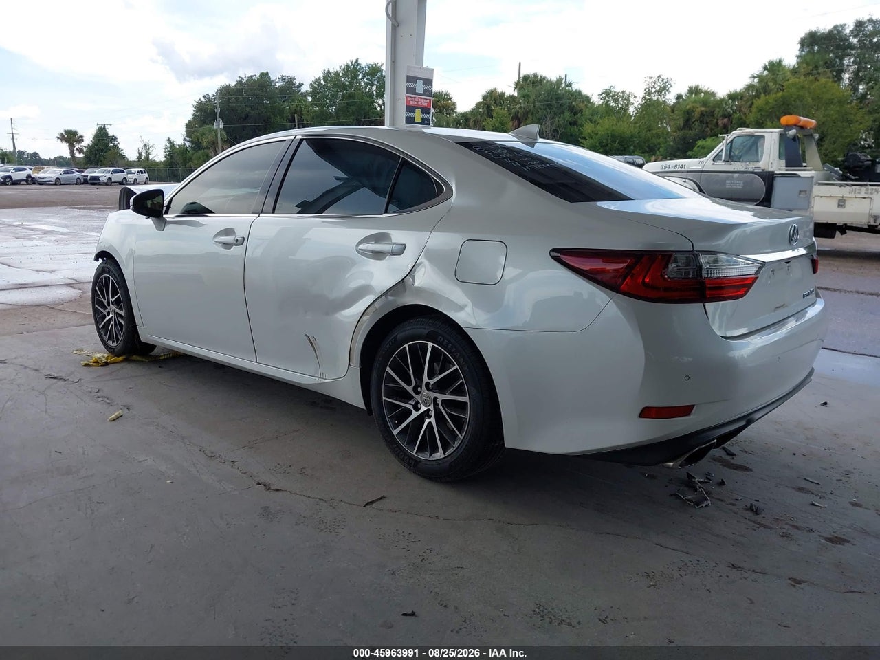2016 LEXUS ES 350 · 3/10