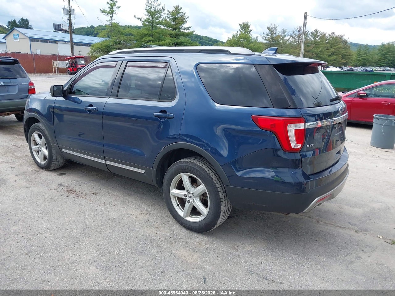 2017 FORD EXPLORER XLT · 3/11
