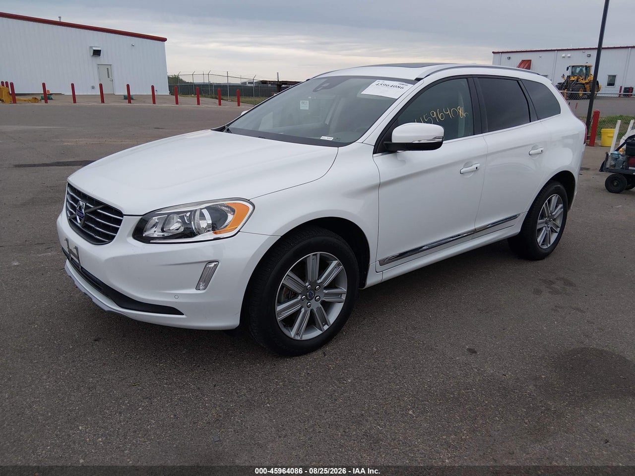 2016 VOLVO XC60 T6 DRIVE-E · 2/11