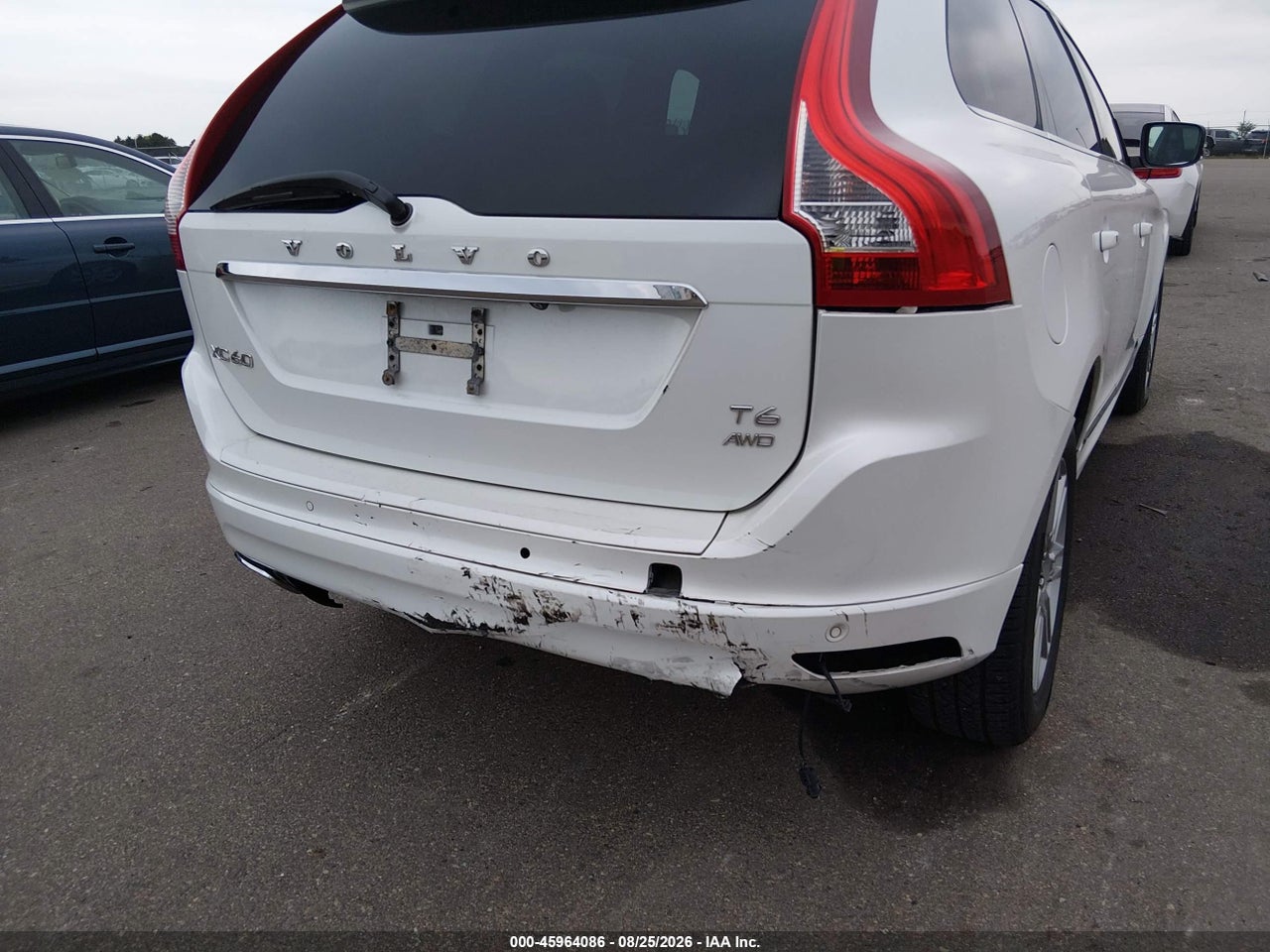2016 VOLVO XC60 T6 DRIVE-E · 6/11