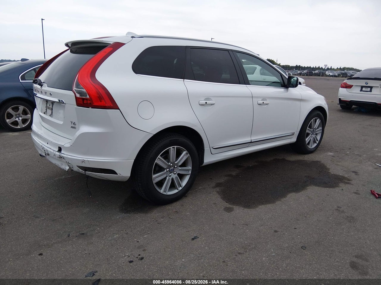 2016 VOLVO XC60 T6 DRIVE-E · 4/11