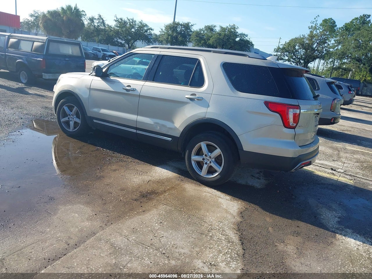 2017 FORD EXPLORER XLT · 3/11