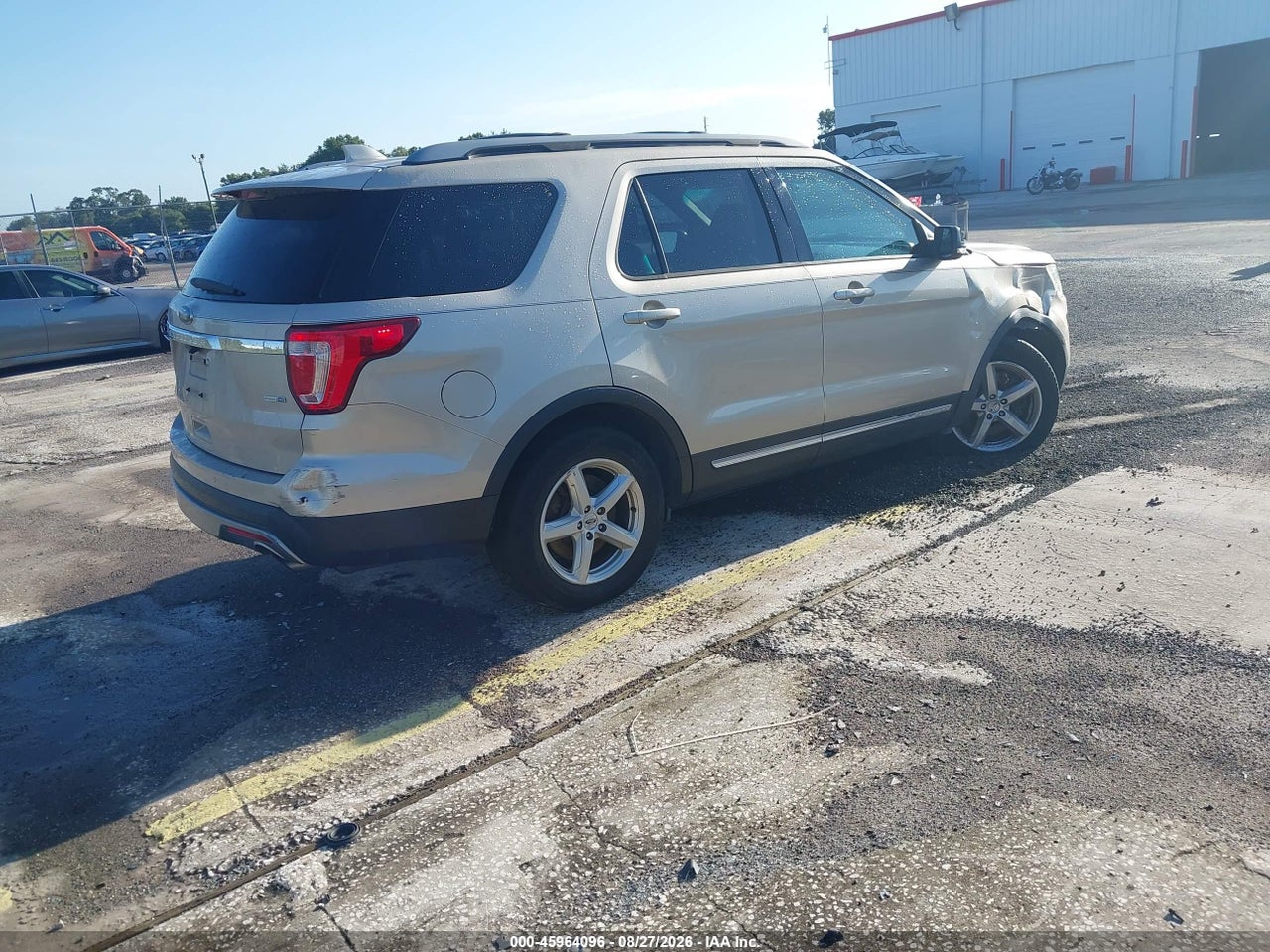 2017 FORD EXPLORER XLT · 4/11