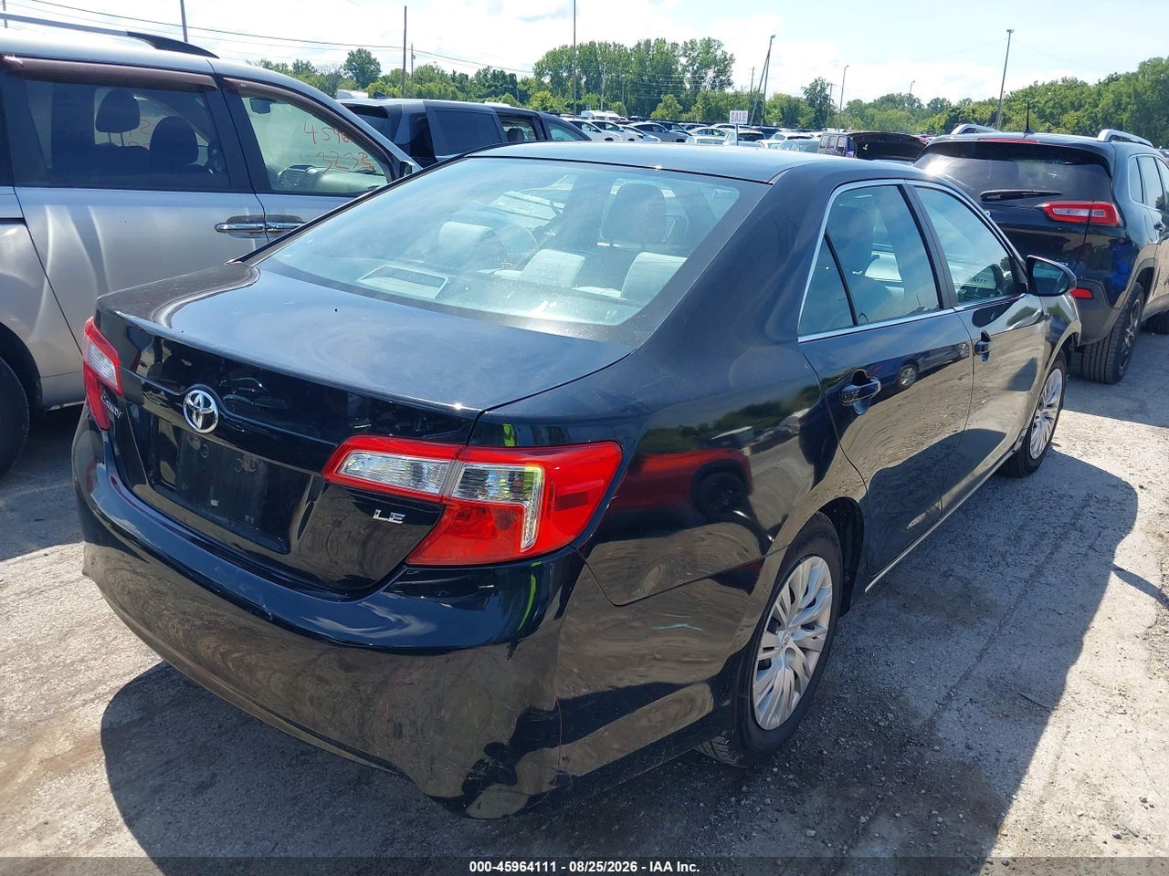 2013 TOYOTA CAMRY LE · 4/11