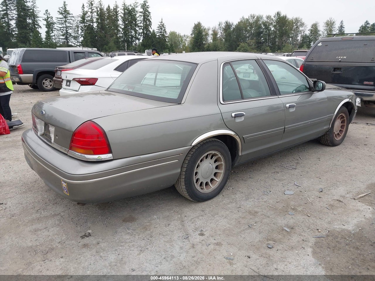 2001 FORD CROWN VICTORIA LX · 4/11