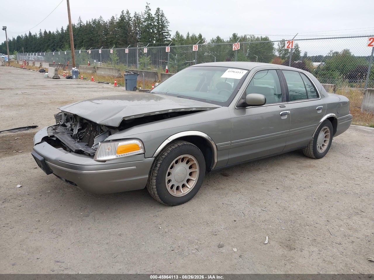 2001 FORD CROWN VICTORIA LX · 2/11