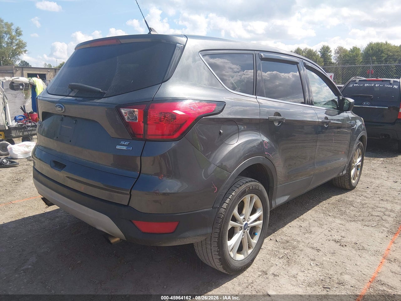 2019 FORD ESCAPE SE · 4/11