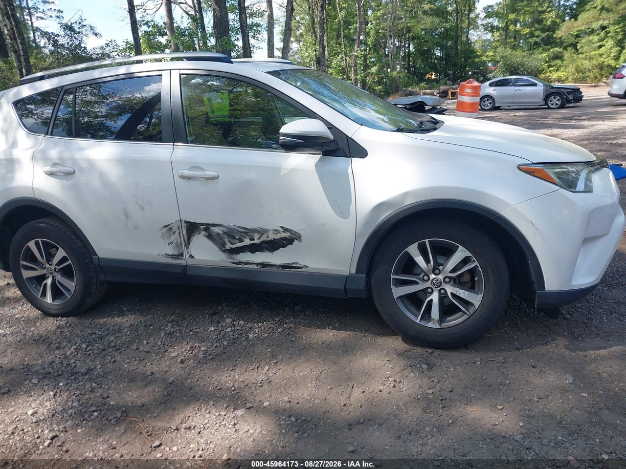 2016 TOYOTA RAV4 XLE · 6/11