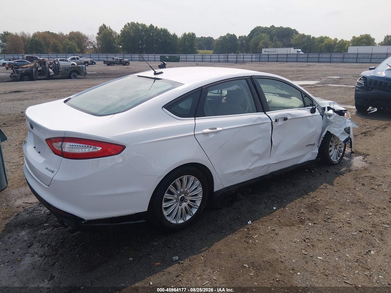 2016 FORD FUSION HYBRID S · 4/11