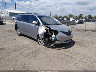 5TDKK3DC8BS****** · 2011 TOYOTA SIENNA LE V6