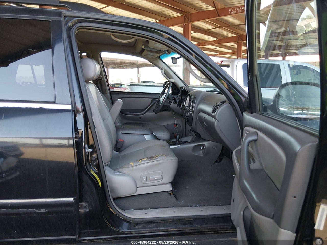 2001 TOYOTA SEQUOIA LIMITED V8 · 5/11