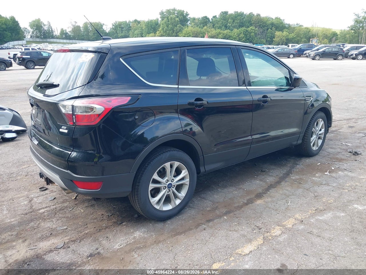 2017 FORD ESCAPE SE · 4/11