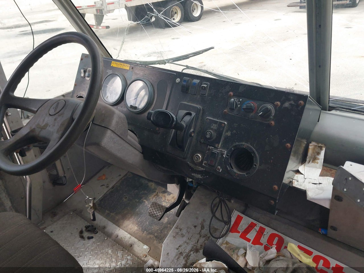 2009 FREIGHTLINER CHASSIS M LINE WALK-IN VAN · 5/11