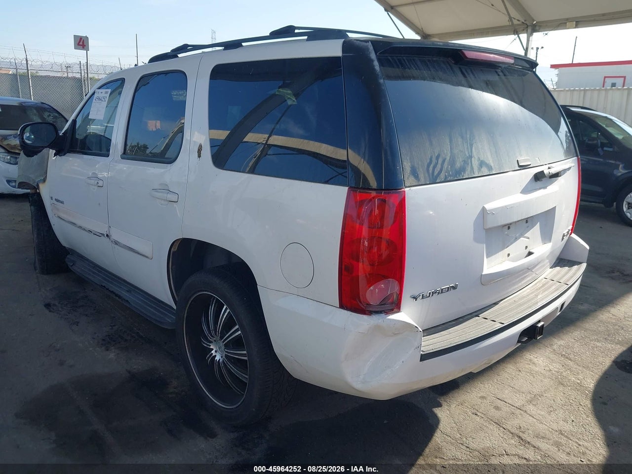 2007 GMC YUKON SLE · 3/10