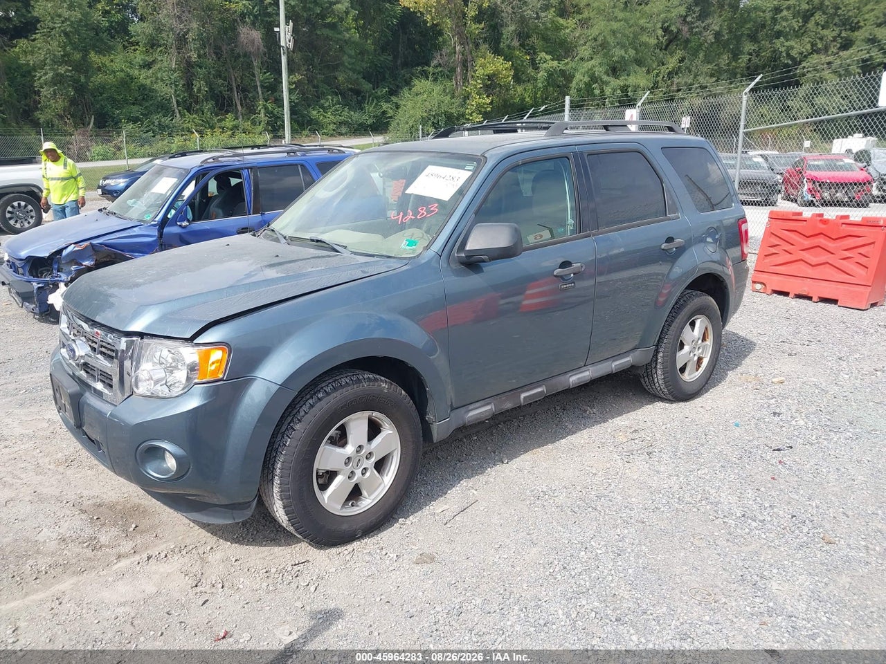 2011 FORD ESCAPE XLT · 2/11