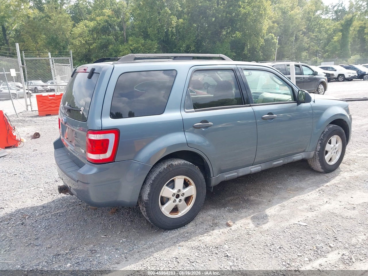 2011 FORD ESCAPE XLT · 4/11