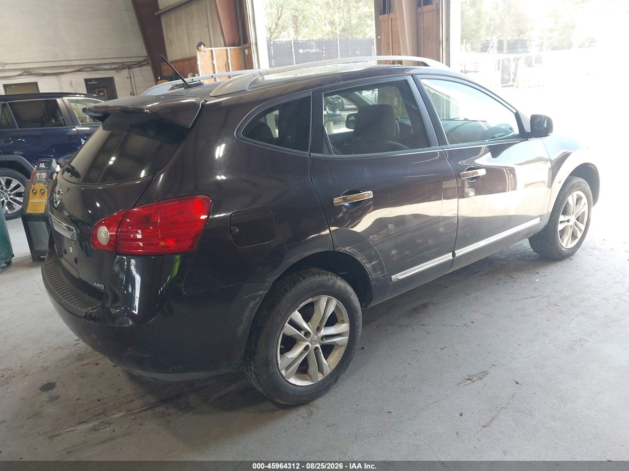 2015 NISSAN ROGUE SELECT S · 4/11