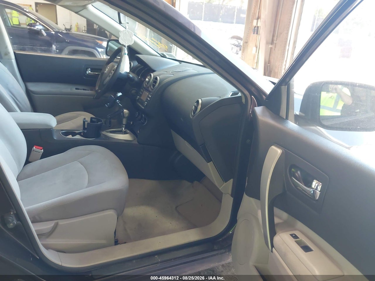 2015 NISSAN ROGUE SELECT S · 5/11