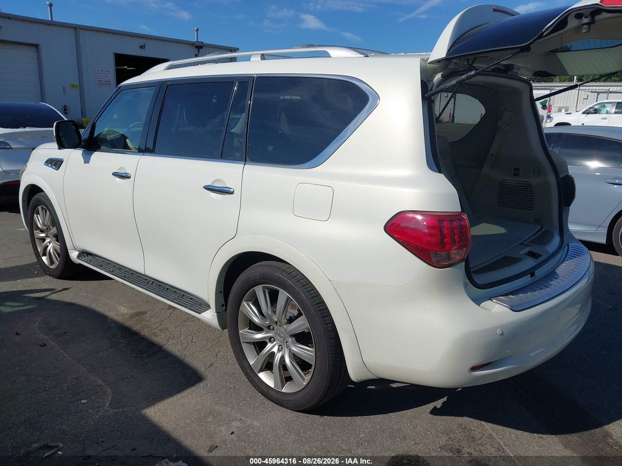 2012 INFINITI QX56 · 3/11