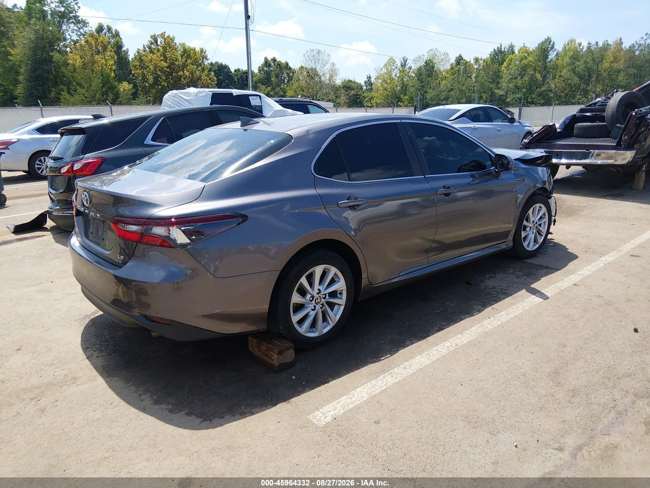 2021 TOYOTA CAMRY LE · 4/11