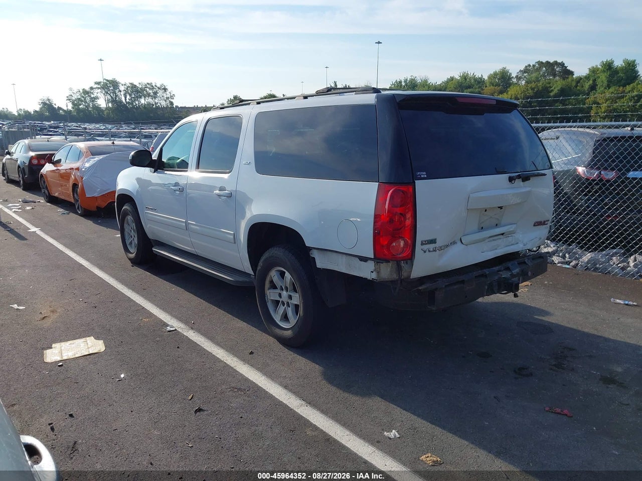 2010 GMC YUKON XL 1500 SLT · 3/11