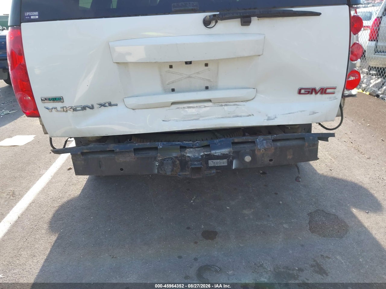 2010 GMC YUKON XL 1500 SLT · 6/11