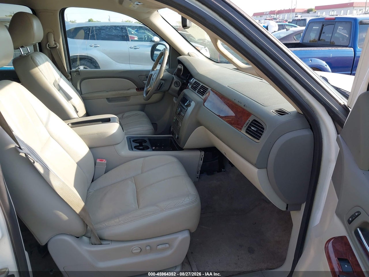 2010 GMC YUKON XL 1500 SLT · 5/11