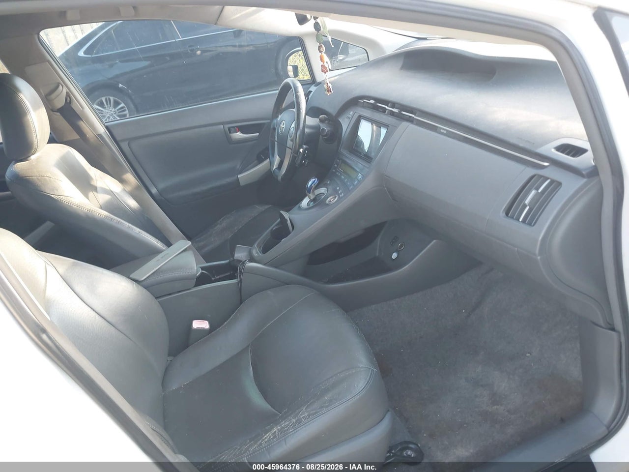 2011 TOYOTA PRIUS FOUR · 5/11
