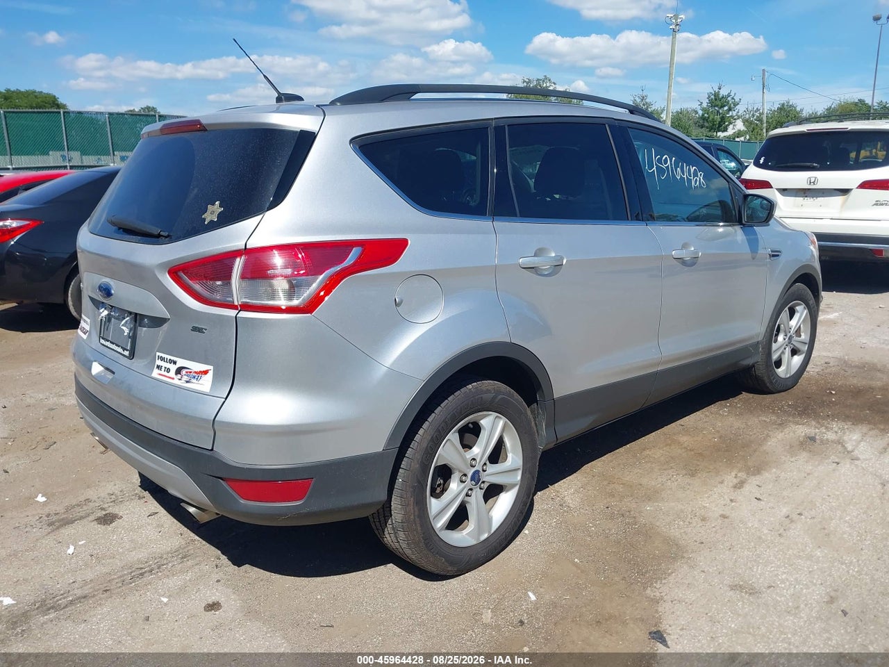 2016 FORD ESCAPE SE · 4/11