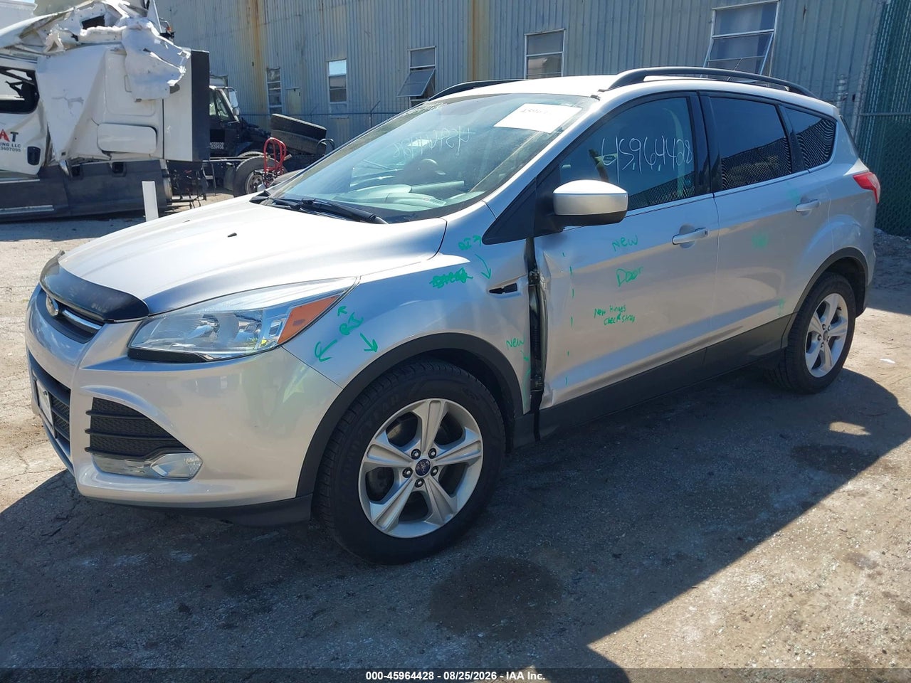 2016 FORD ESCAPE SE · 2/11