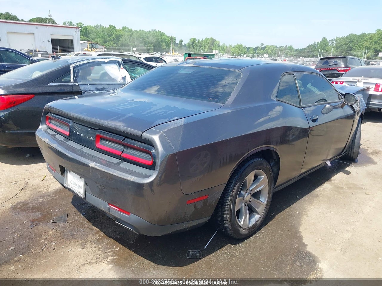 2016 DODGE CHALLENGER SXT · 4/10