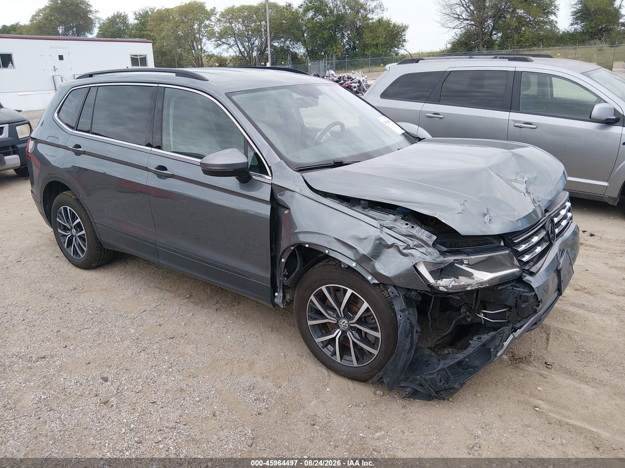 3VV2B7AX5KM****** · 2019 VOLKSWAGEN TIGUAN 2.0T SE/2.0T SEL/2.0T SEL R-LINE/2.0T SEL R-LINE BLACK