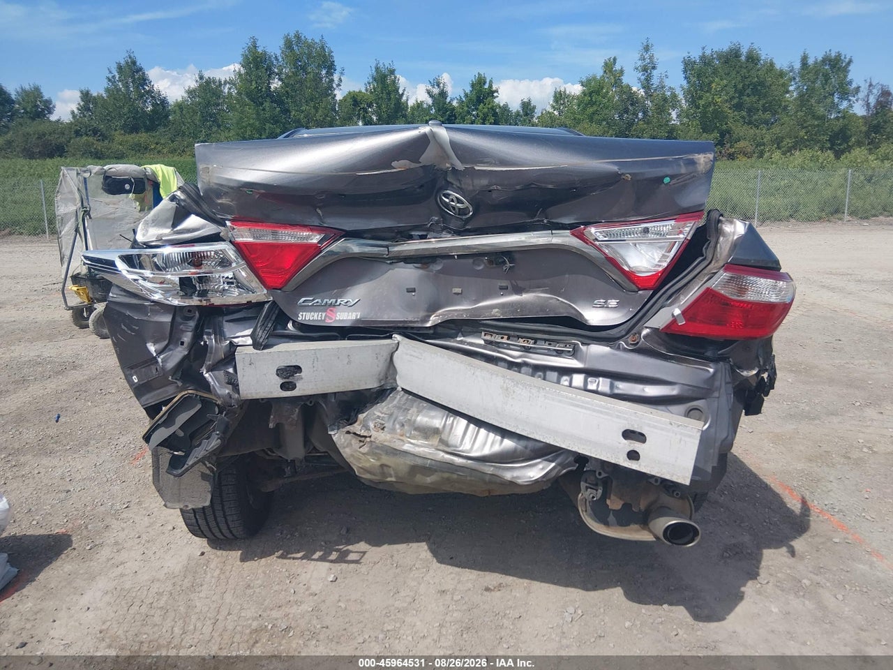 2015 TOYOTA CAMRY SE · 6/10