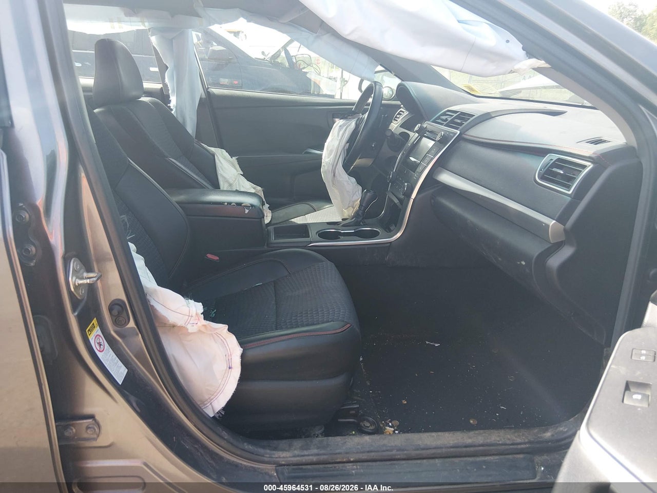 2015 TOYOTA CAMRY SE · 5/10