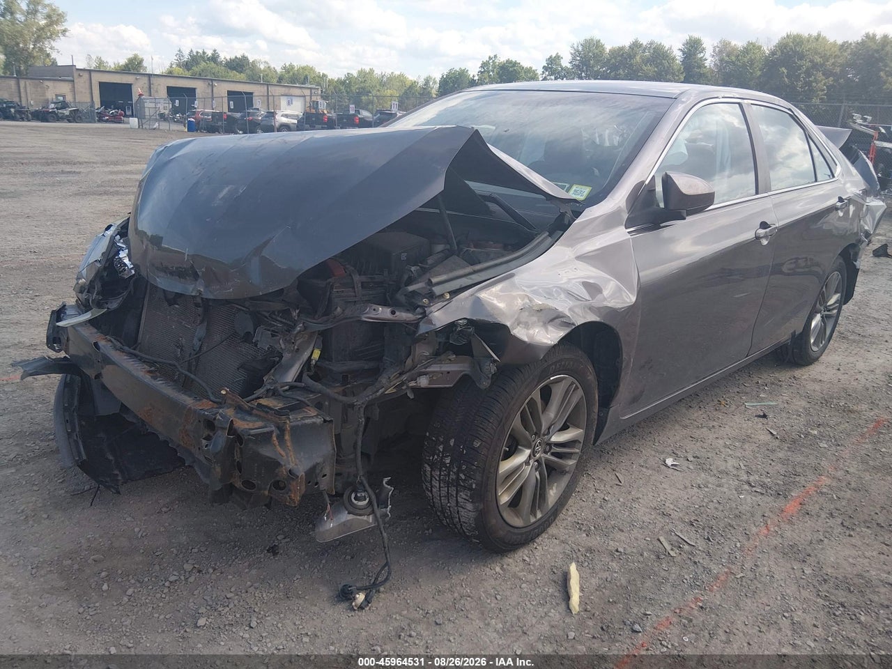 2015 TOYOTA CAMRY SE · 2/10