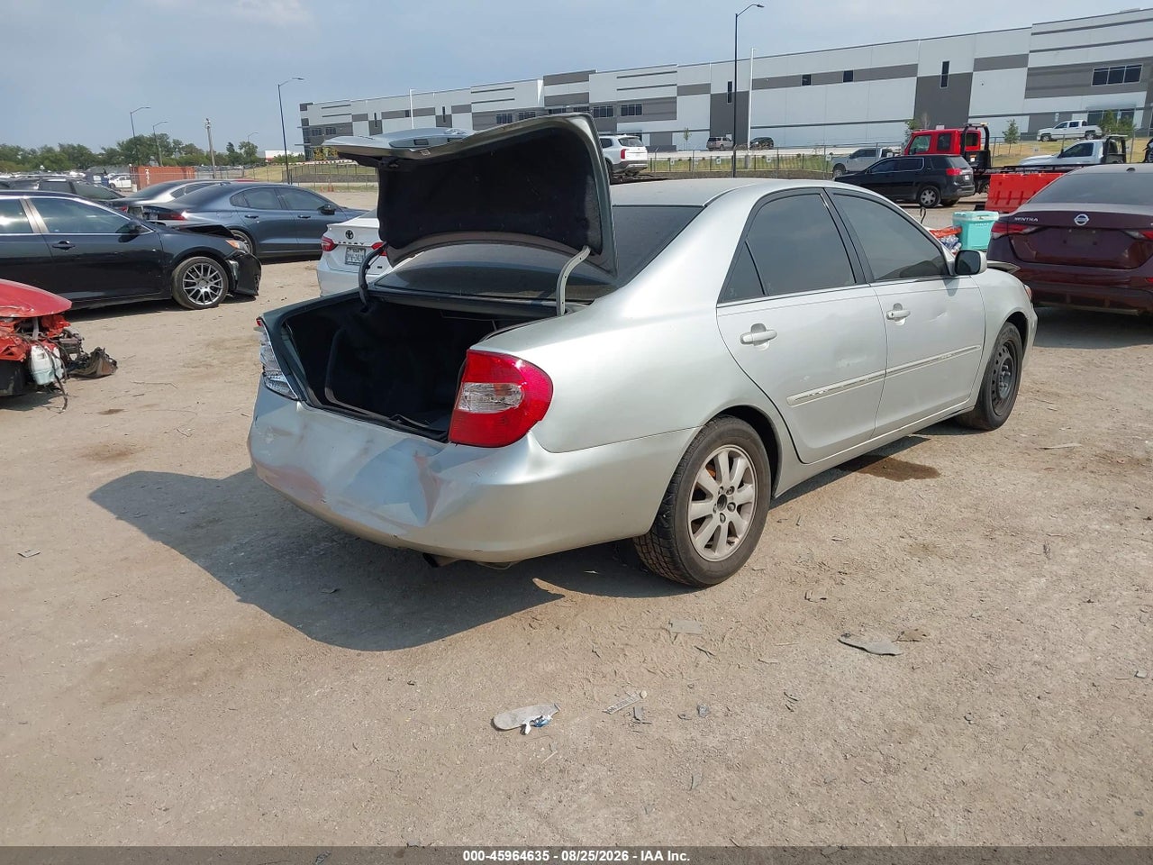 2002 TOYOTA CAMRY XLE V6 · 4/11