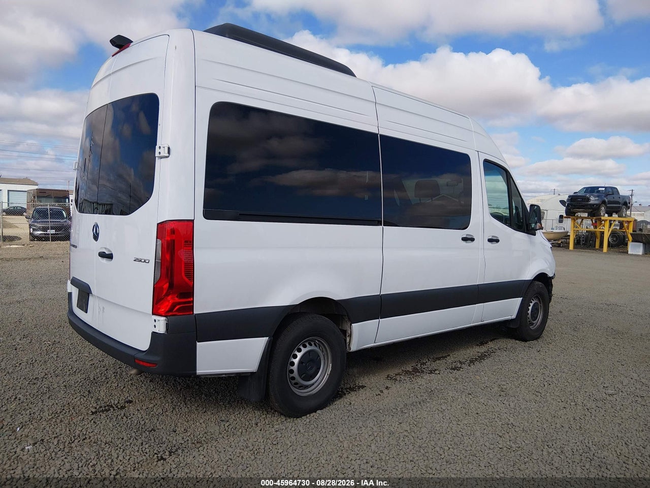 2026 MERCEDES-BENZ SPRINTER 2500 STANDARD ROOF 4-CYL DIESEL · 4/11