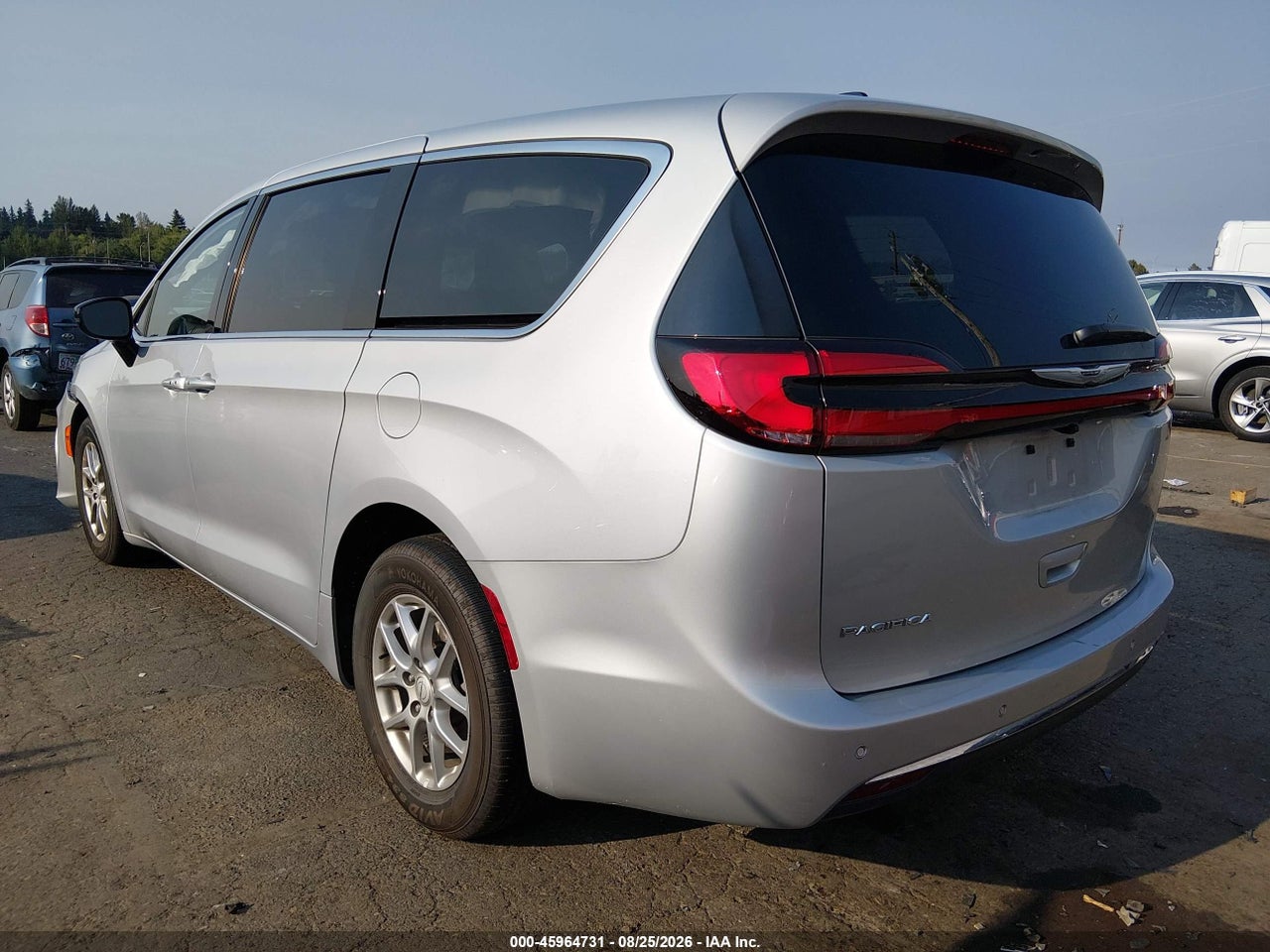 2026 CHRYSLER PACIFICA SELECT · 3/11