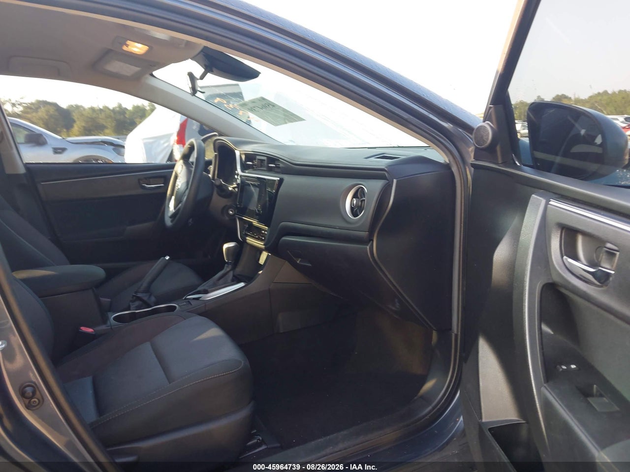 2018 TOYOTA COROLLA LE · 5/8