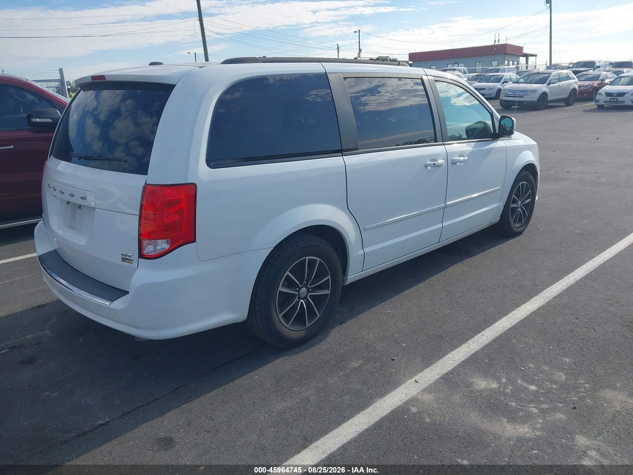 2017 DODGE GRAND CARAVAN GT · 4/11