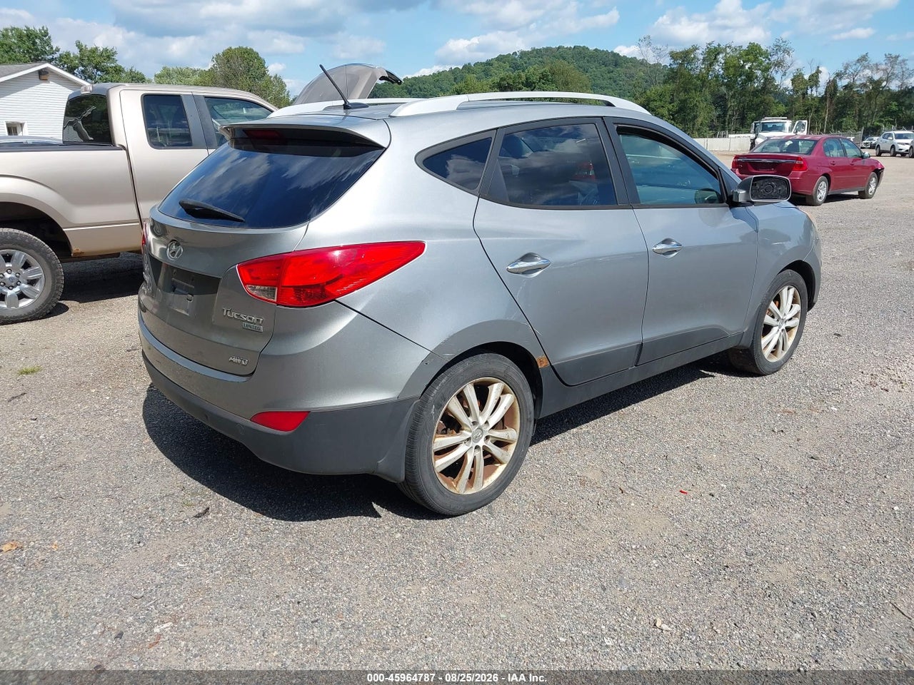 2011 HYUNDAI TUCSON LIMITED · 4/11