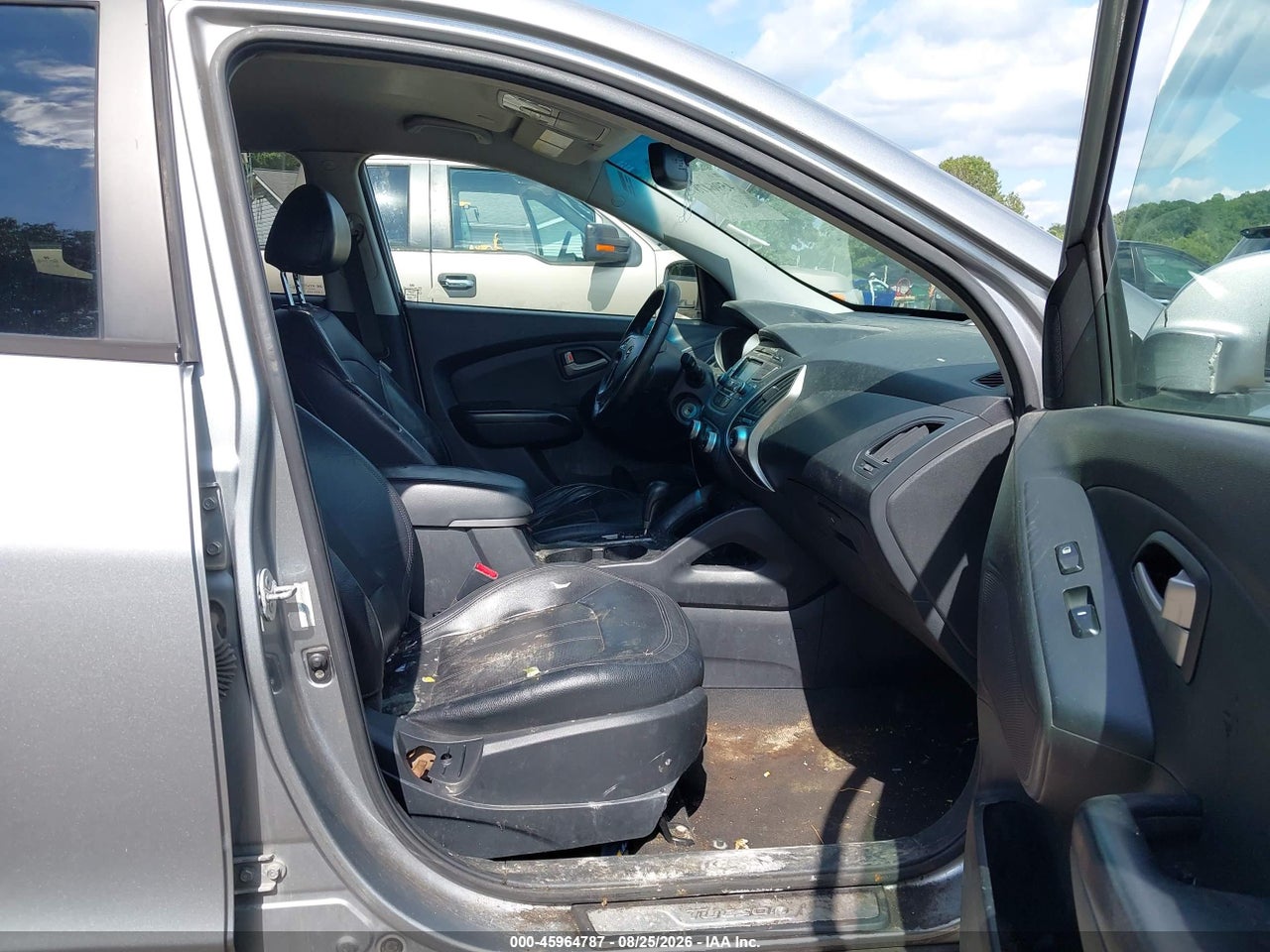 2011 HYUNDAI TUCSON LIMITED · 5/11