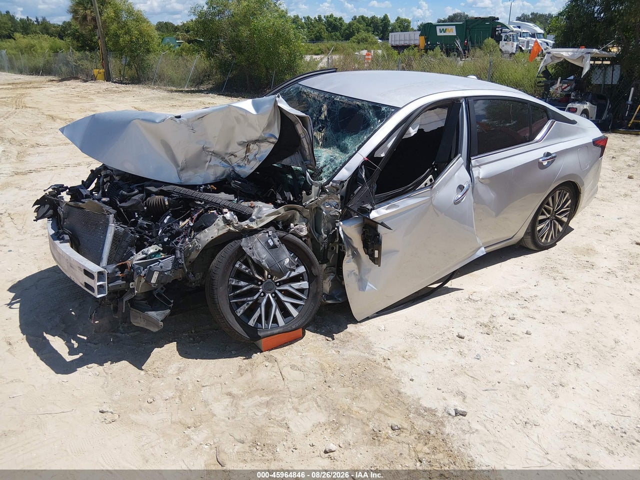 2023 NISSAN ALTIMA SV FWD · 2/10