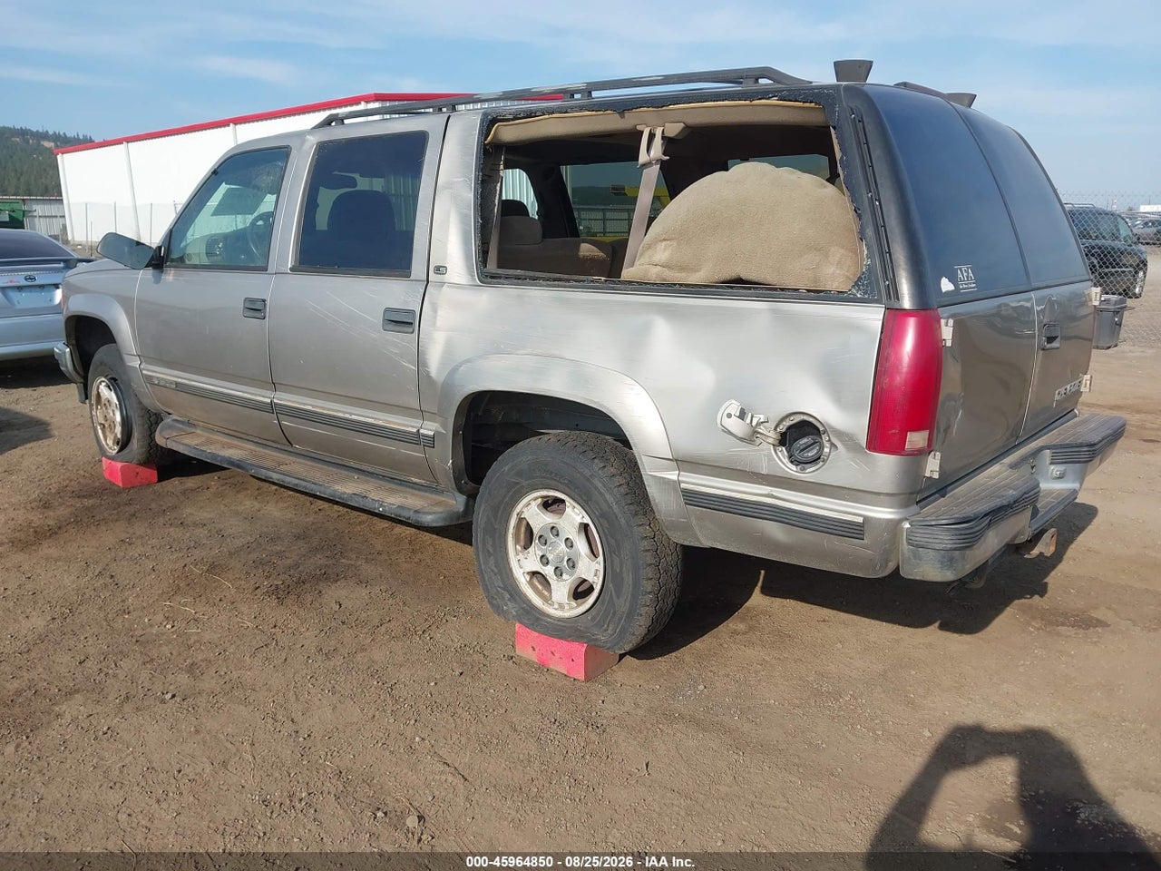 1999 CHEVROLET SUBURBAN 1500 LT · 3/11