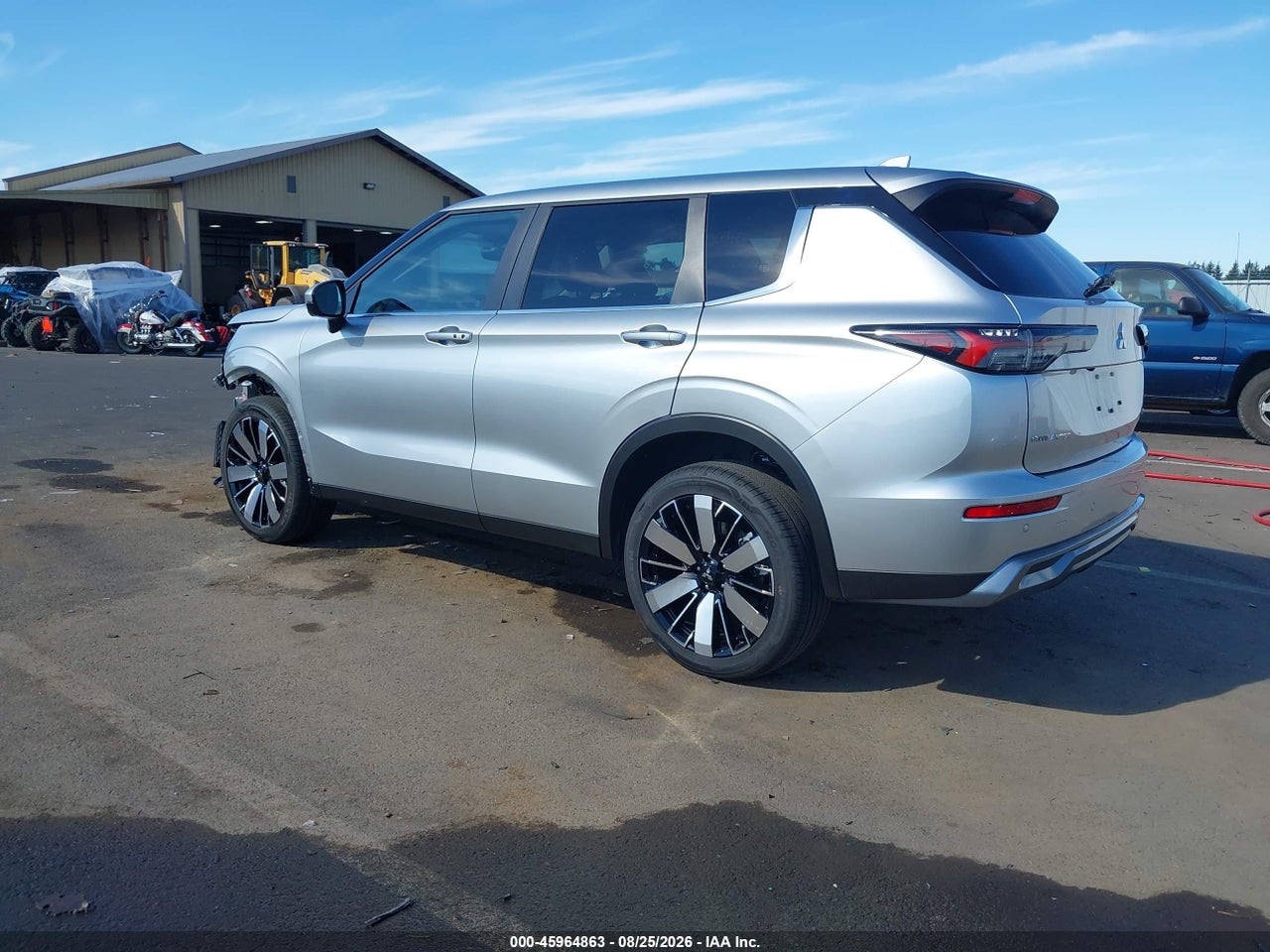 2026 MITSUBISHI OUTLANDER LE 2.5 2WD/SE 2.5 2WD · 3/11