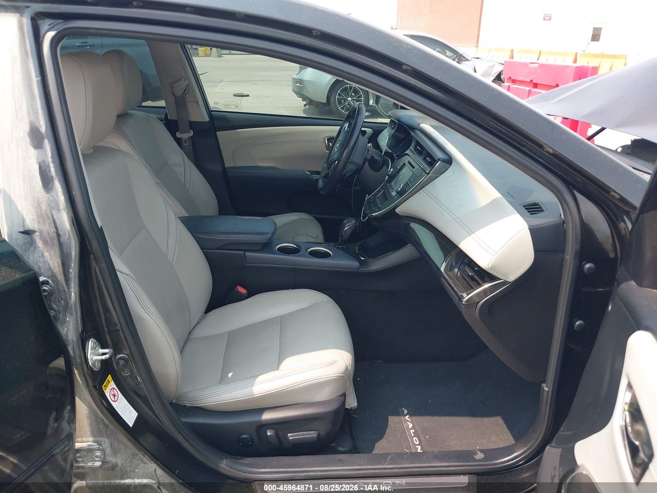 2015 TOYOTA AVALON LIMITED · 5/11
