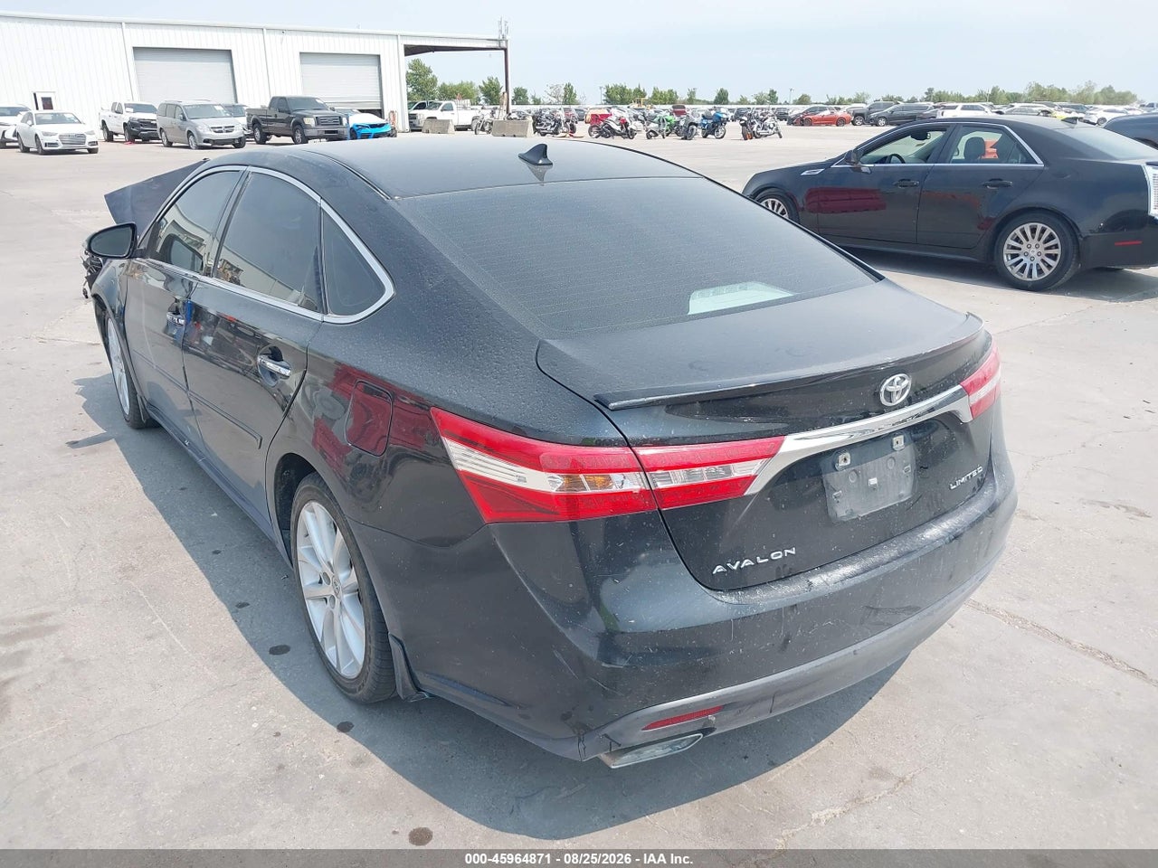 2015 TOYOTA AVALON LIMITED · 3/11