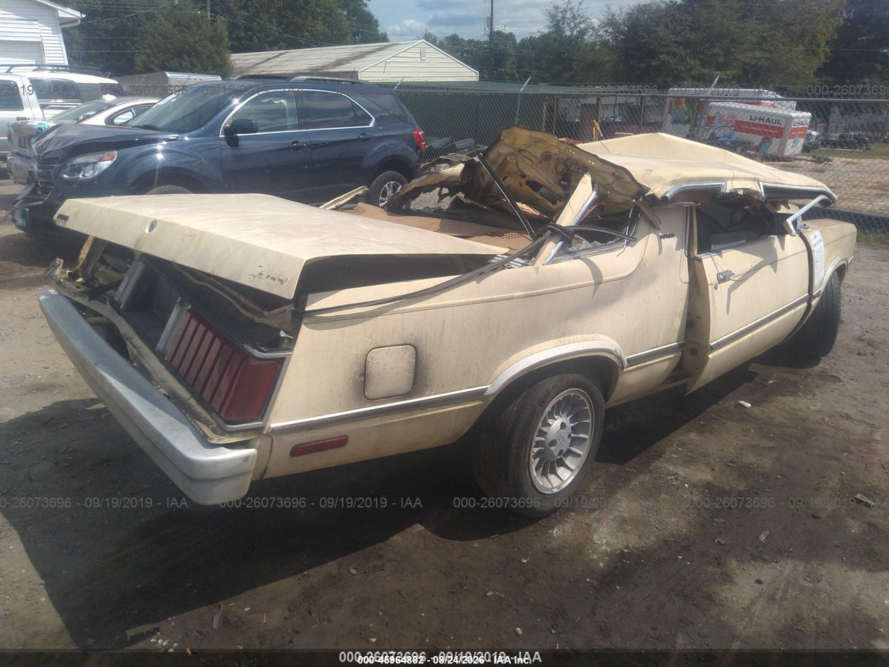 1981 FORD FAIRMONT FUTURA · 4/10